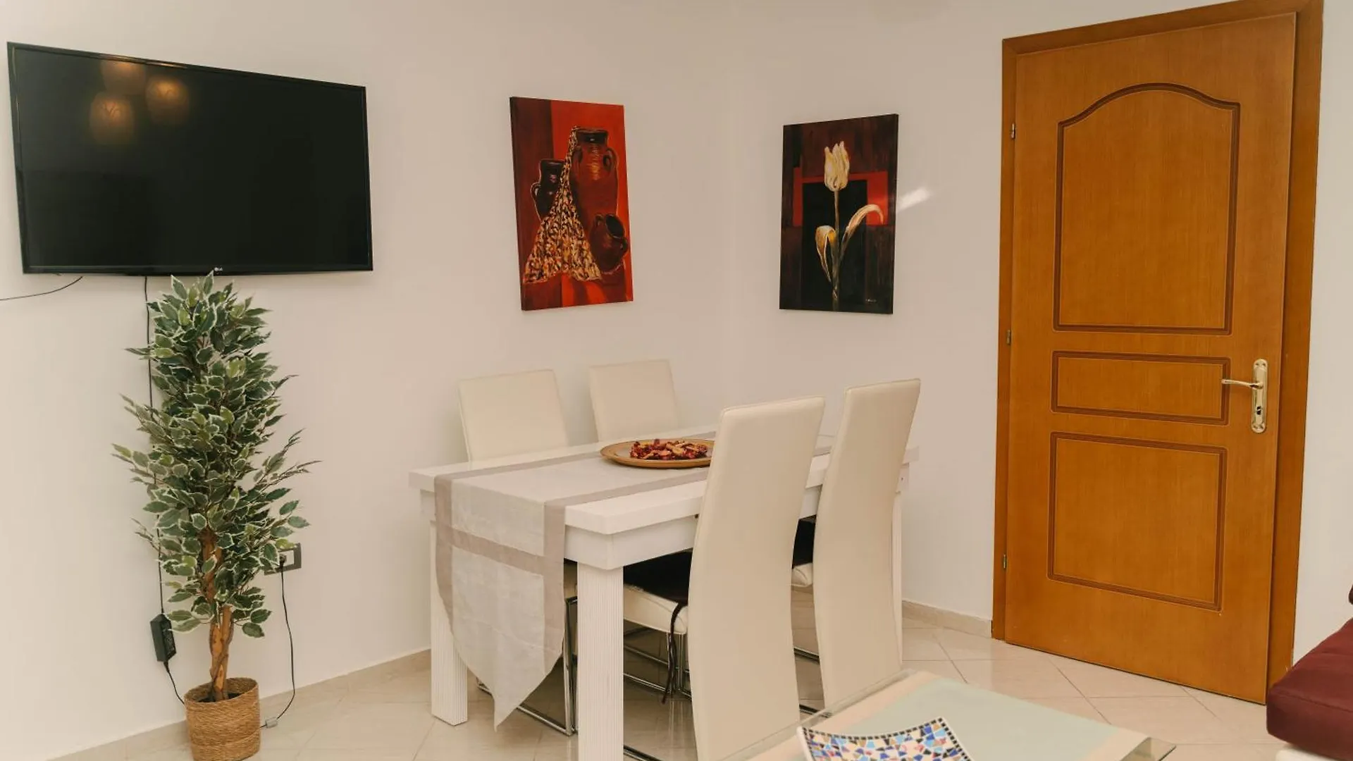 Peaceful Villa In New Bazaar Tirana Albania